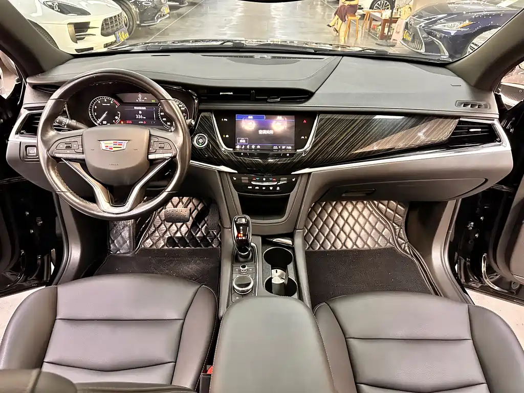 Cadillac XT6 2022 — фото 9