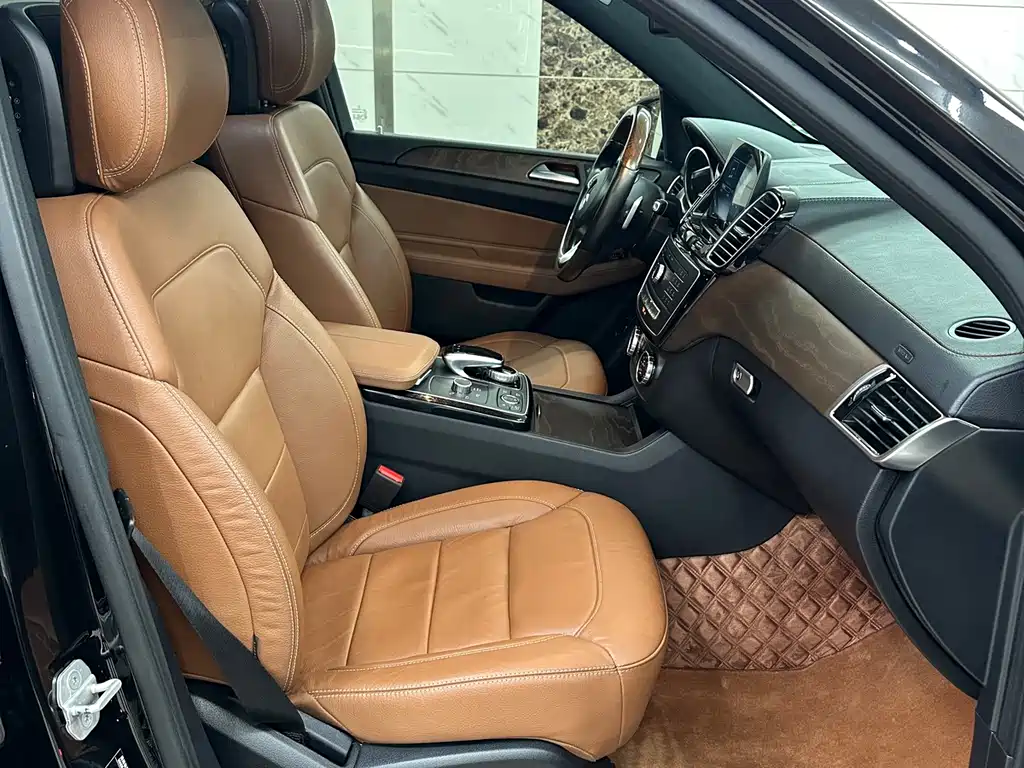 Mercedes-Benz GLS 2016 — фото 12