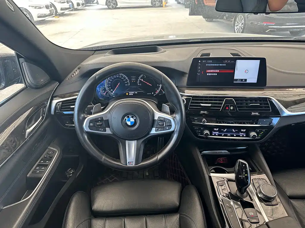 BMW 6 Series GT 2018 — фото 23