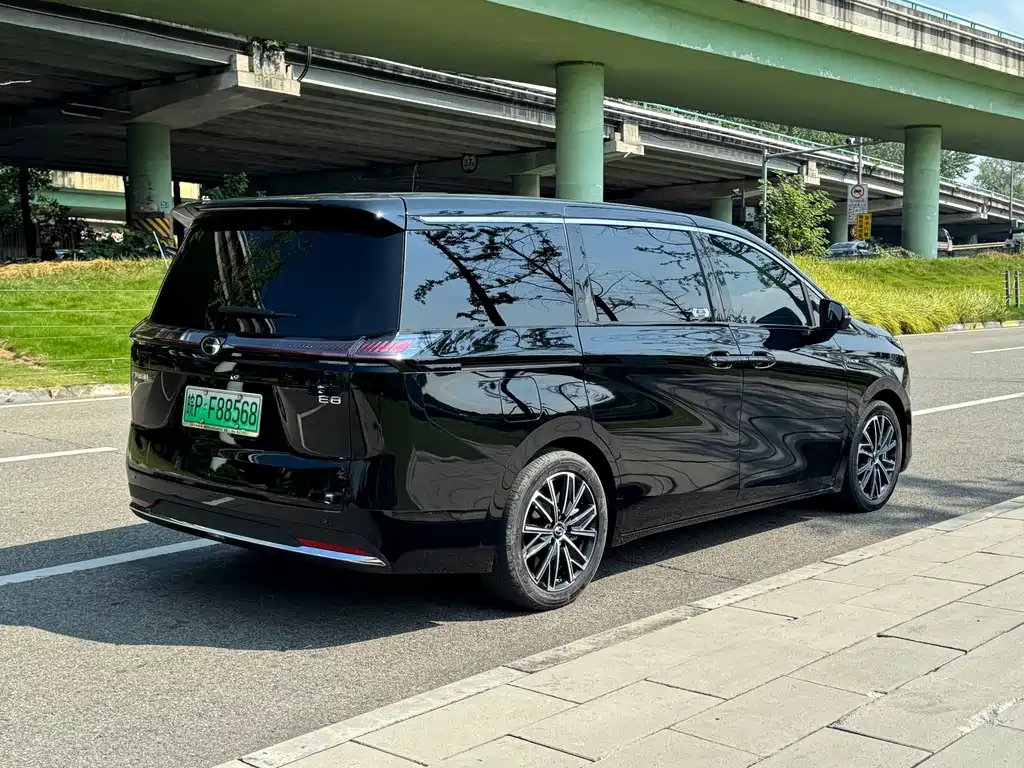 GAC Trumpchi E8 PHEV 2024 — фото 5