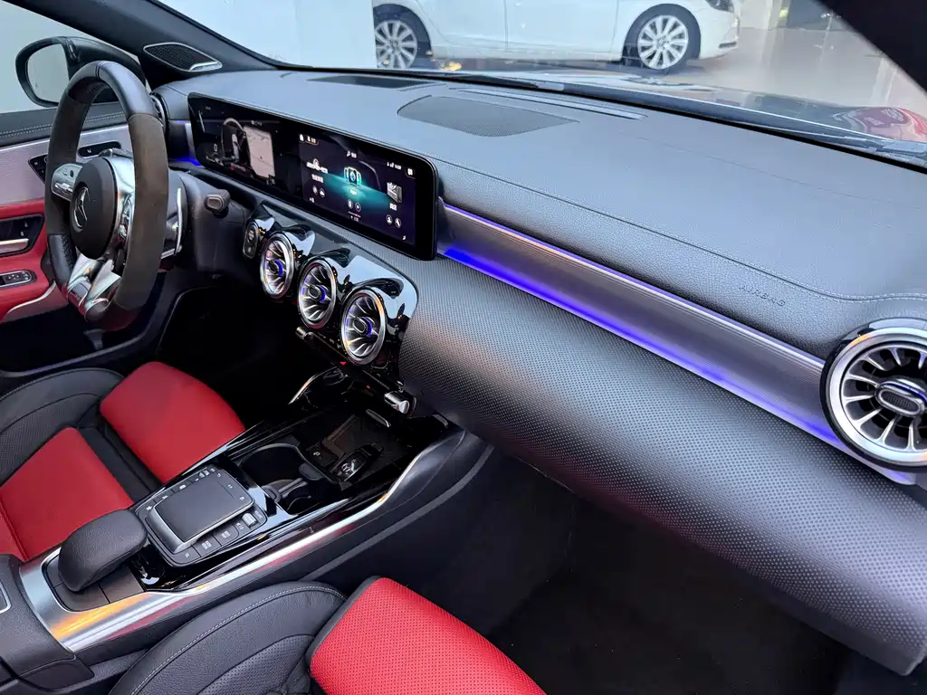 Mercedes-Benz A-Class AMG 2021 — фото 14