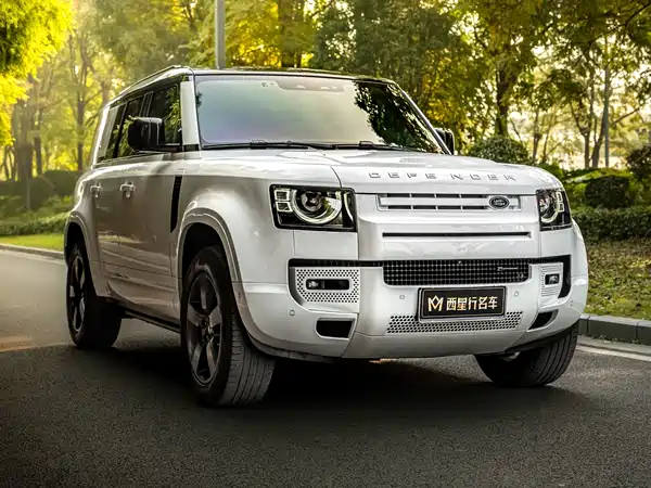 Land Rover Defender 2022