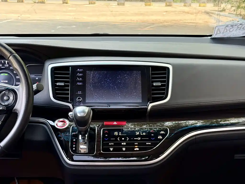 Honda Odyssey 2019 — фото 15