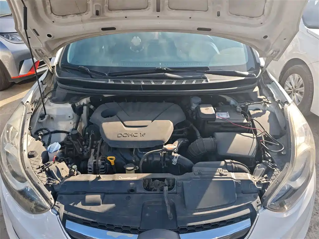 Hyundai Elantra Langdong 2016 — фото 20