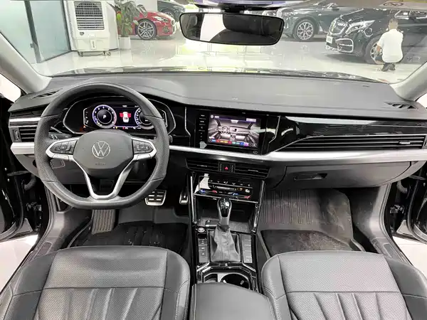 Volkswagen Passat 2024