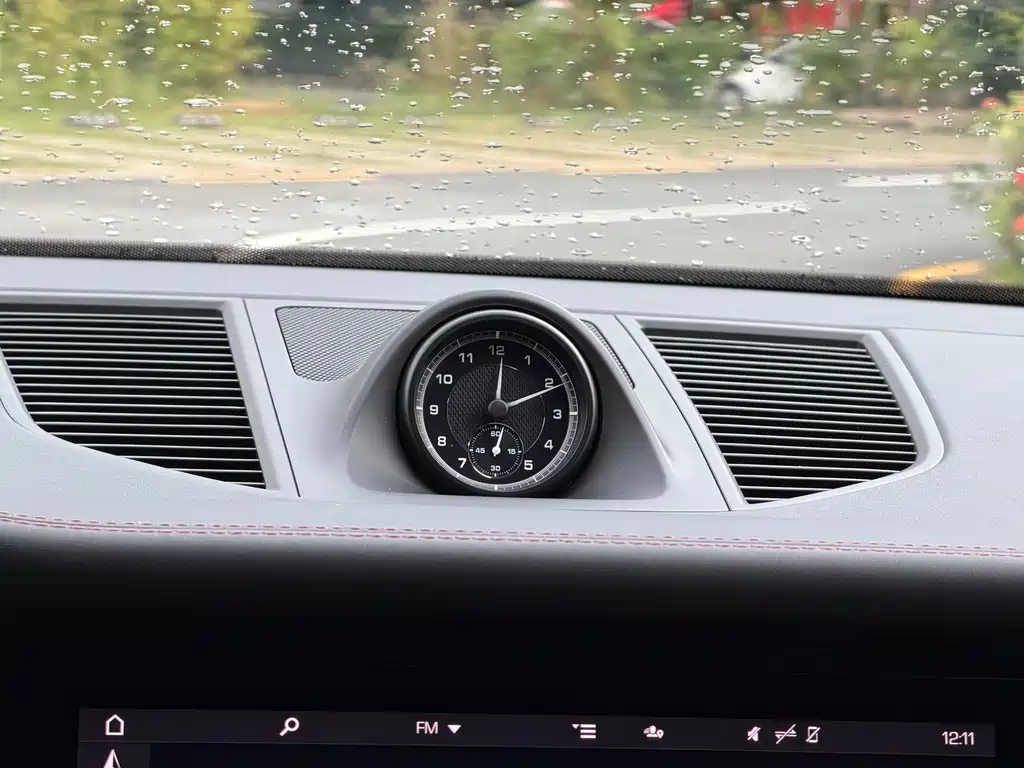 Porsche Macan 2023 — фото 18