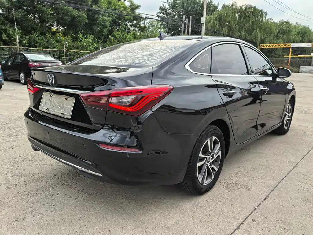 Changan Eado 2018 — фото 7