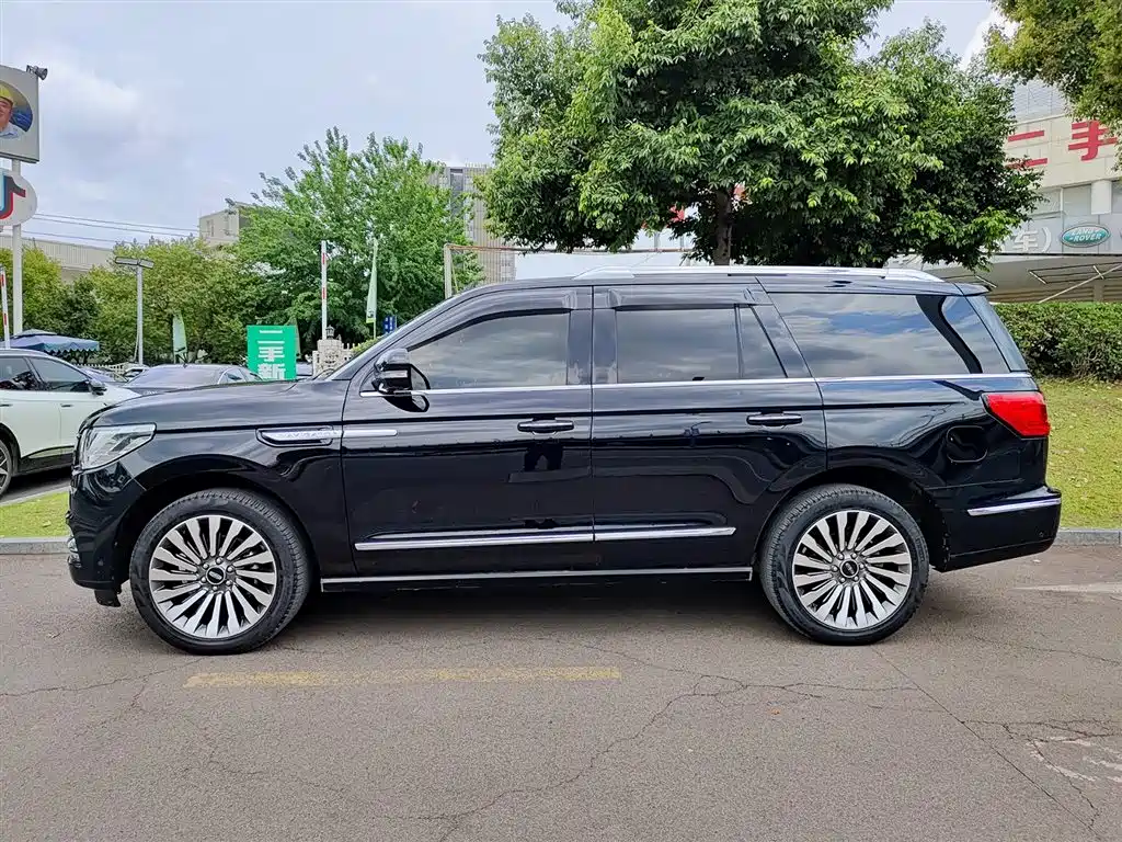 Lincoln Navigator 2021 — фото 3