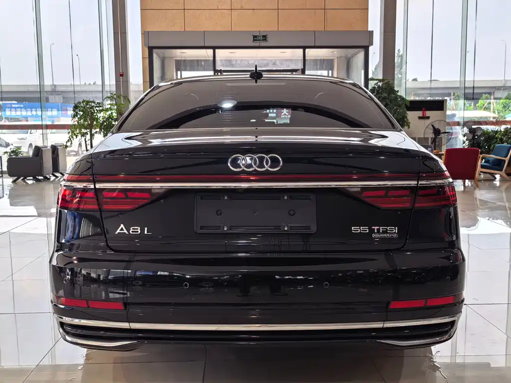 Audi A8 2022 — фото 4
