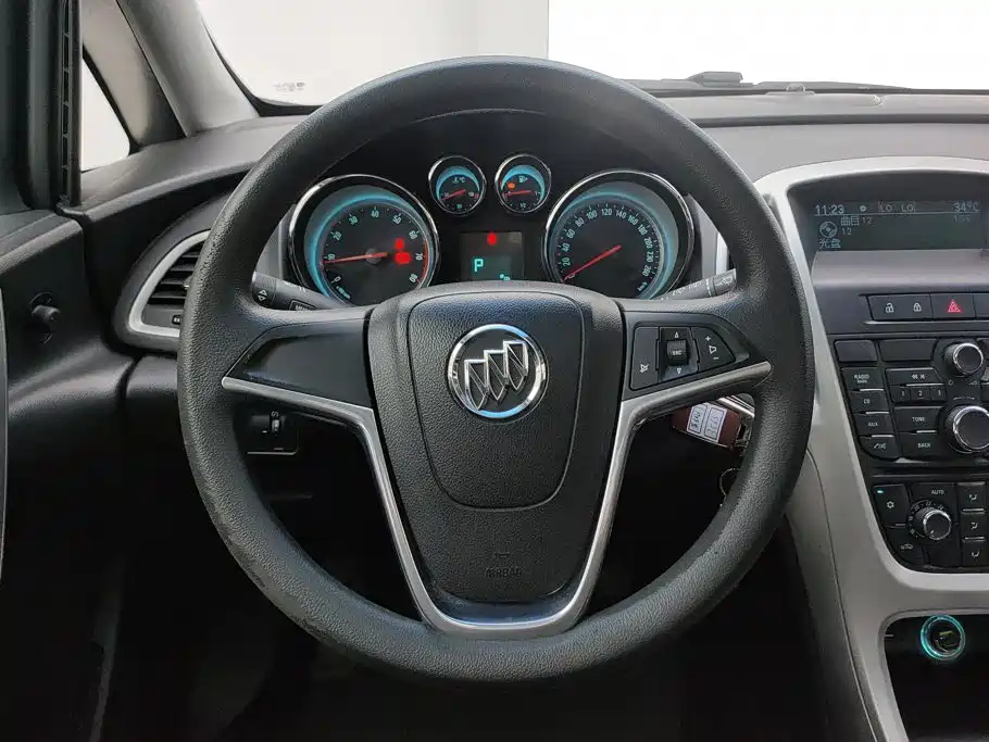 Buick Excelle GT 2013 — фото 15