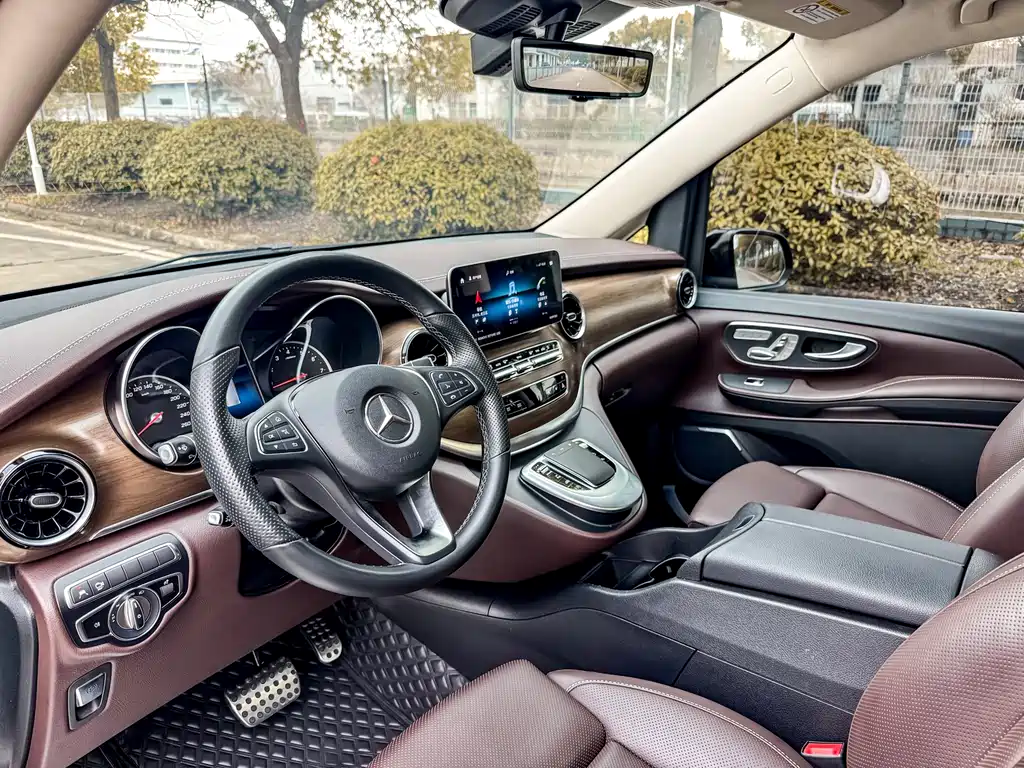 Mercedes-Benz V-Class 2022 — фото 5