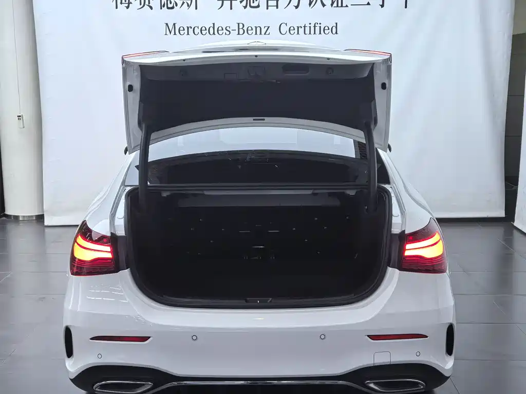 Mercedes-Benz A-Class 2024 — фото 17