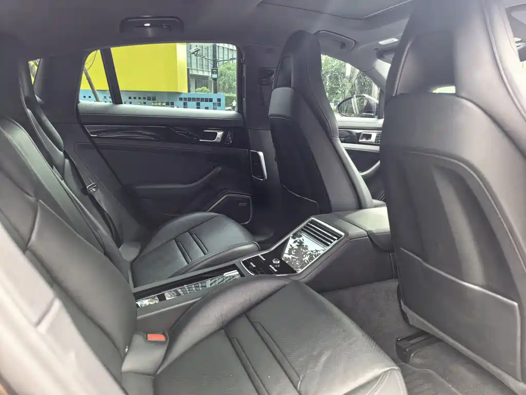 Porsche Panamera 2018 — фото 11