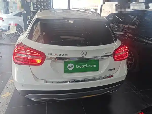 Mercedes-Benz GLA 2016