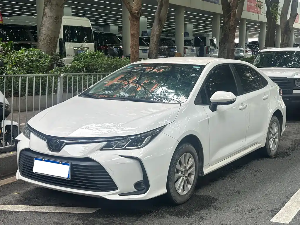 Toyota Corolla 2020 — фото 1