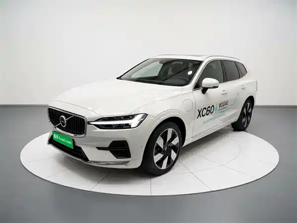 Volvo XC60 Plug-In Hybrid 2025