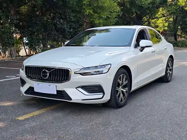Volvo S60 2024