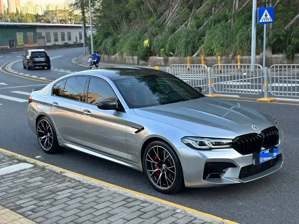 BMW M5 2023 — фото 2