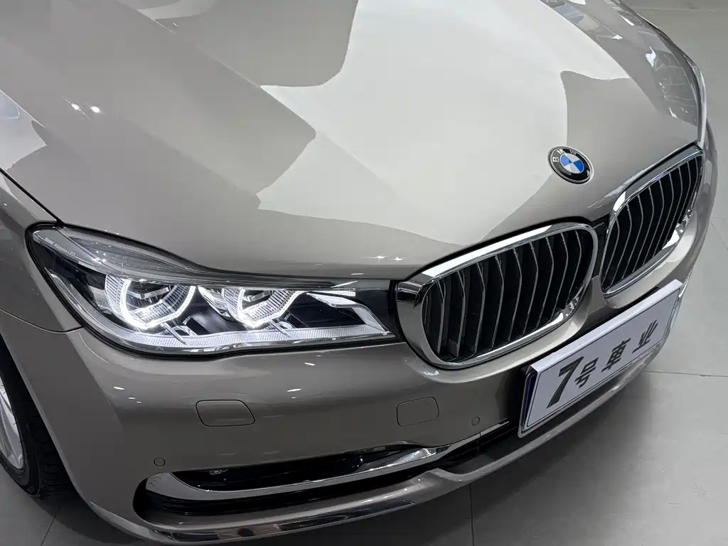 BMW 7 Series 2017 — фото 12