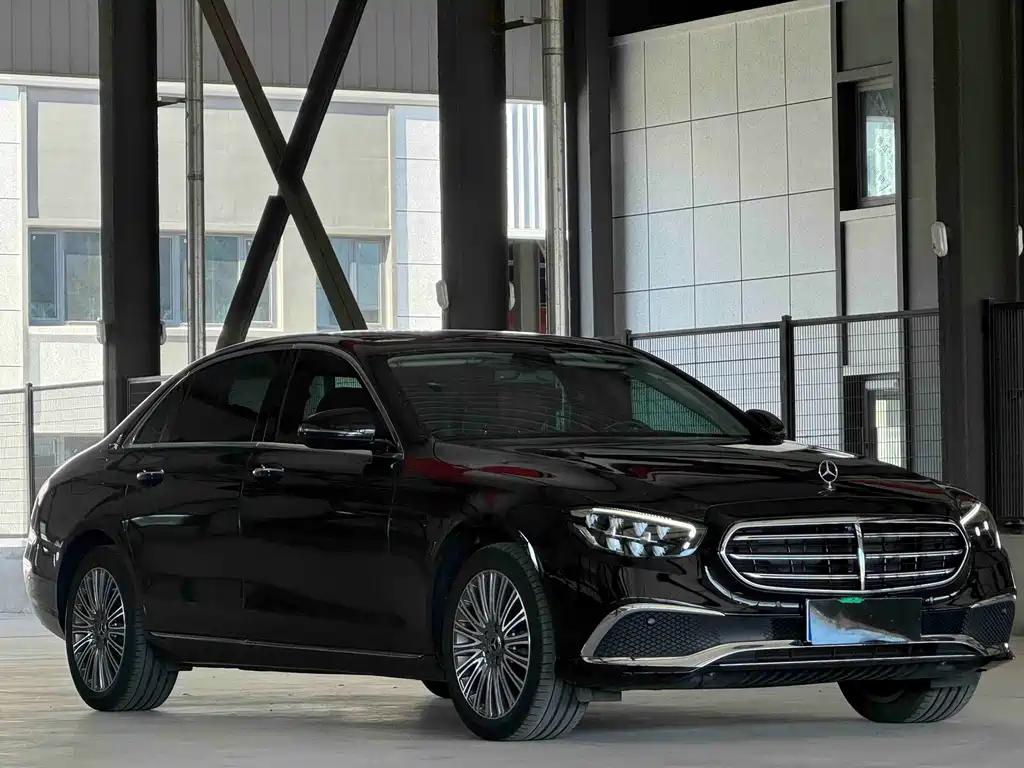 Mercedes-Benz E-Class 2023 — фото 3