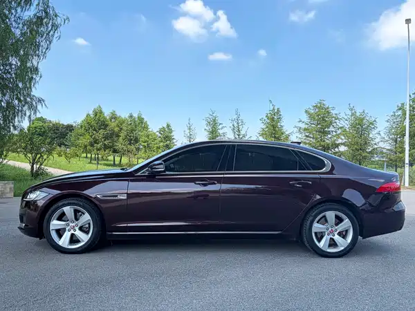 Jaguar XFL 2019
