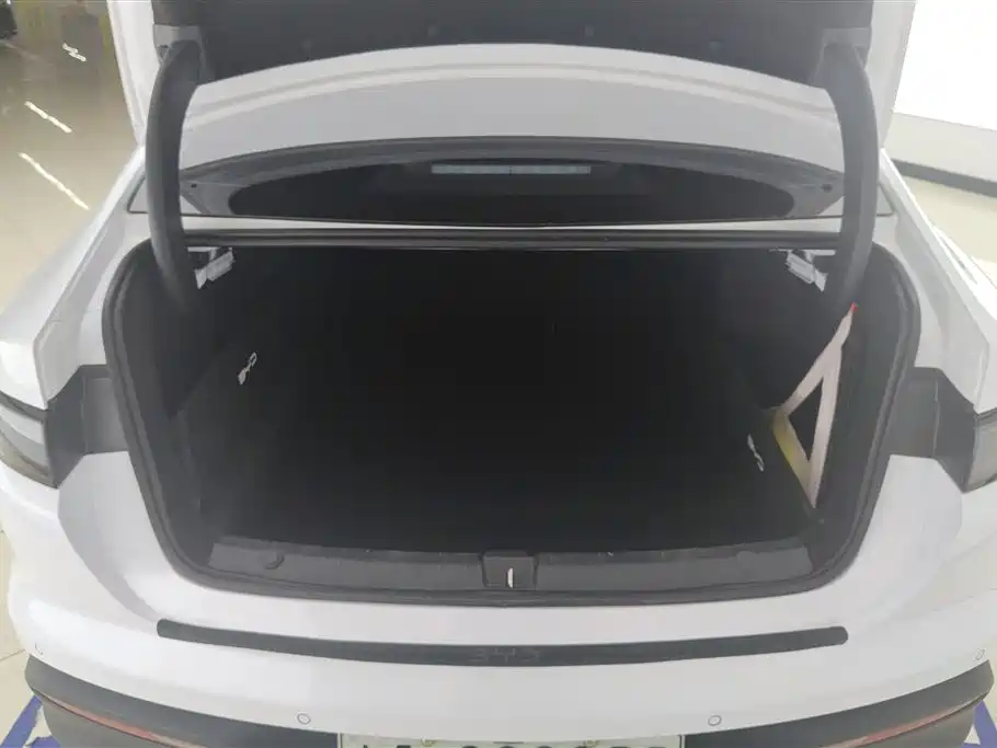 BYD Seal 05 DM-i 2025 — фото 4