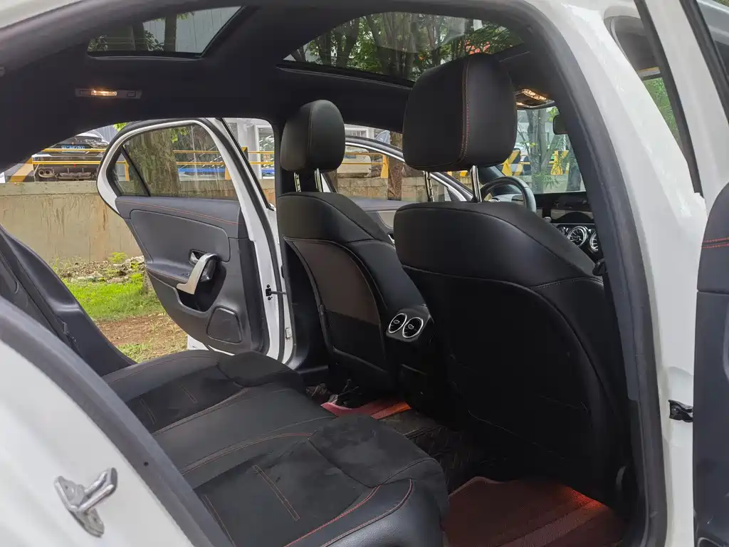 Mercedes-Benz A-Class 2023 — фото 11