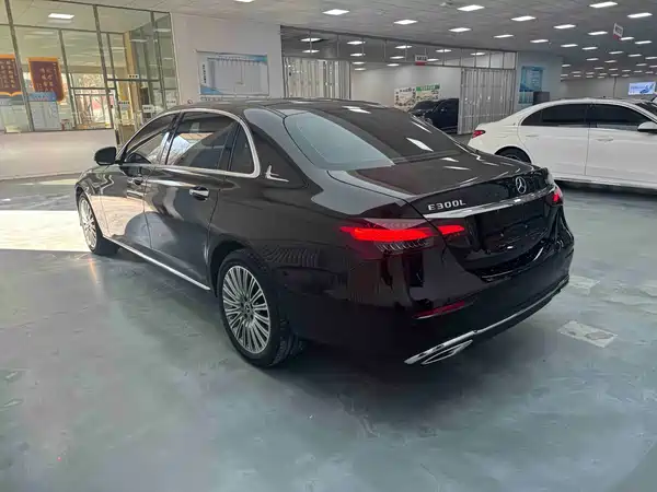 Mercedes-Benz E-Class 2023