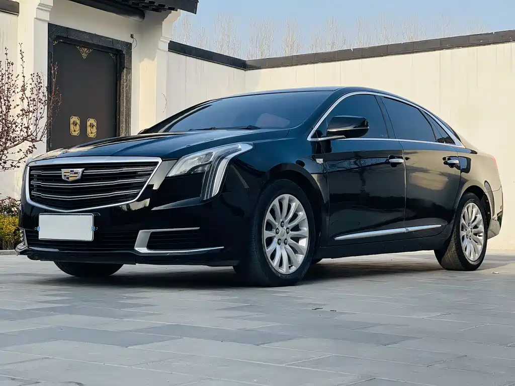 Cadillac XTS 2018 — фото 1