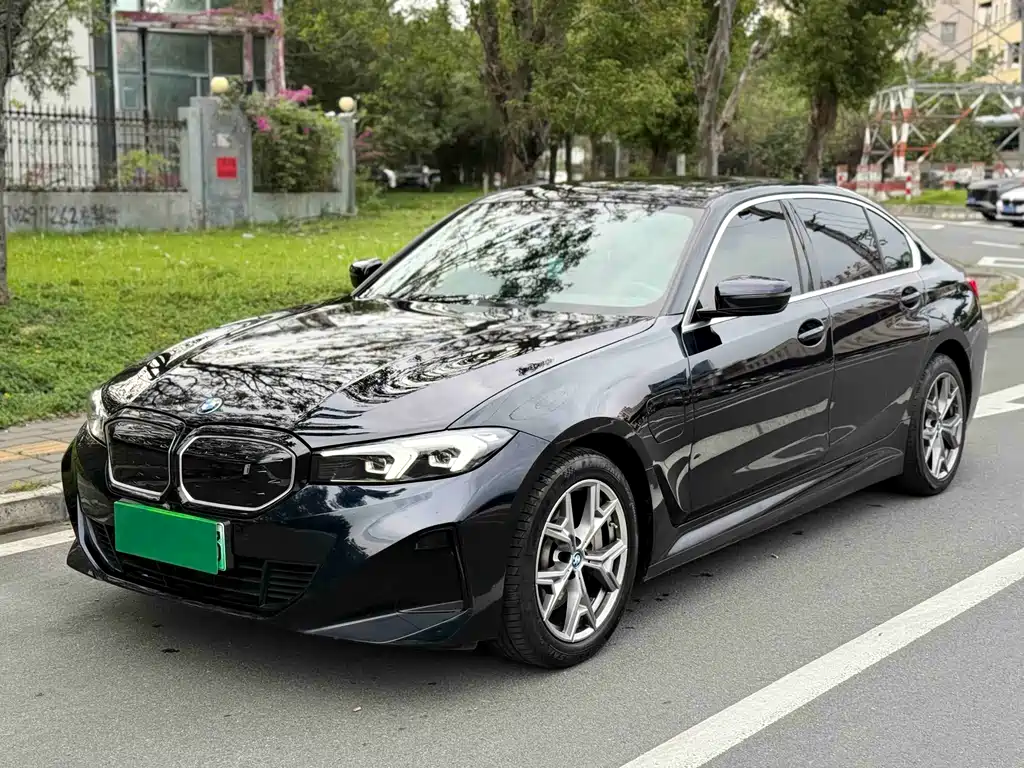 BMW i3 2024 — фото 1