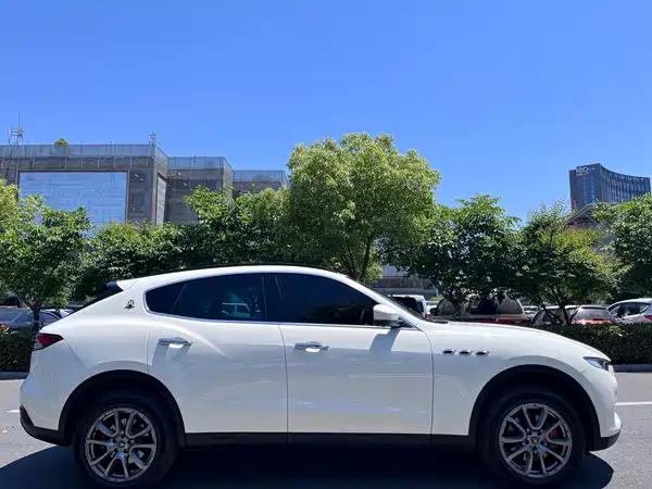 Maserati Levante 2022