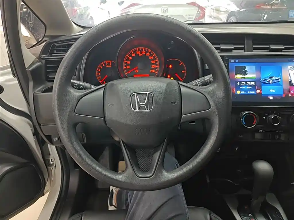 Honda Fit 2018 — фото 11
