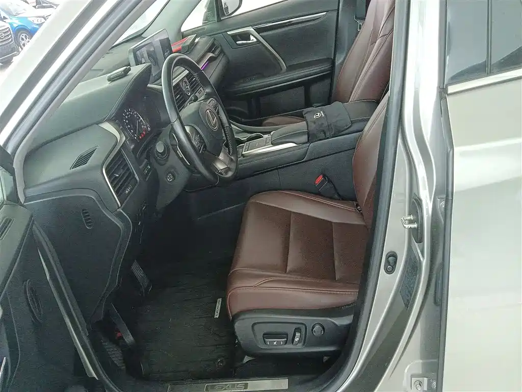 Lexus RX 2022 — фото 11