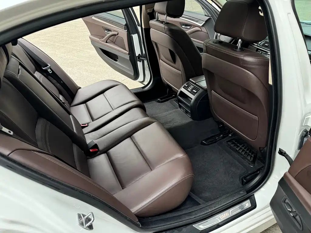 BMW 5 Series 2016 — фото 9