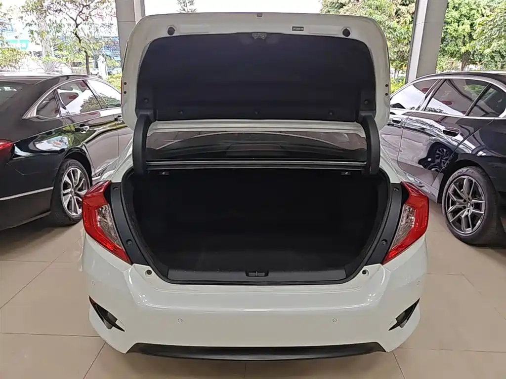 Honda Civic 2017 — фото 19
