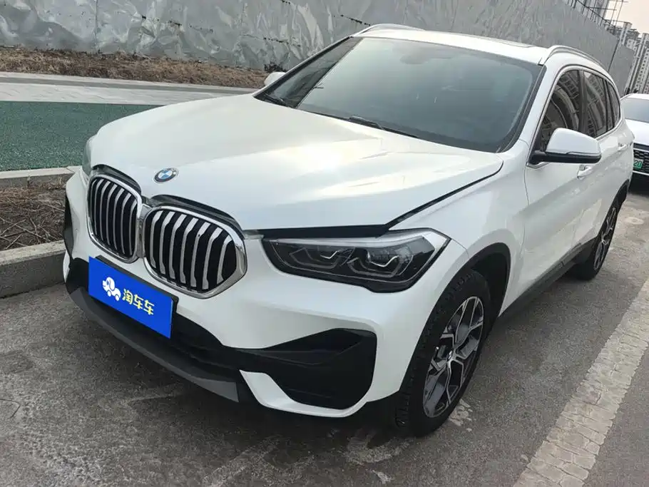 BMW X1 2021 — фото 1