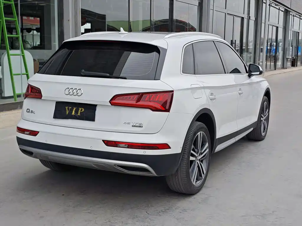Audi Q5L 2020 — фото 5