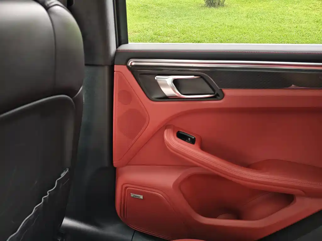 Porsche Macan 2015 — фото 45