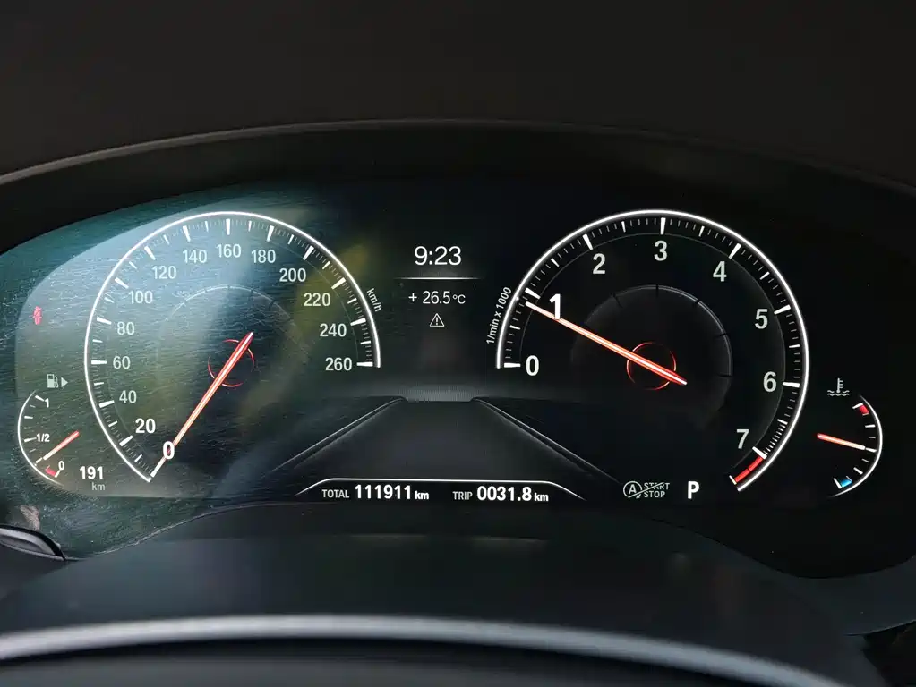 BMW 5 Series 2019 — фото 12