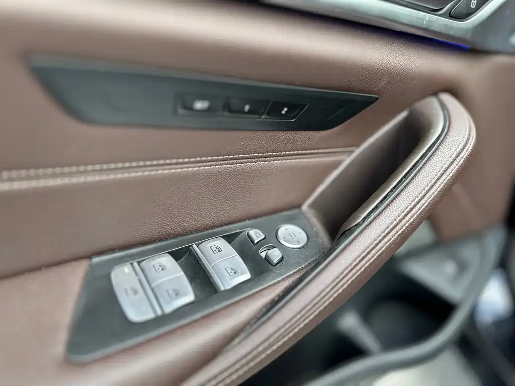 BMW 5 Series 2022 — фото 10