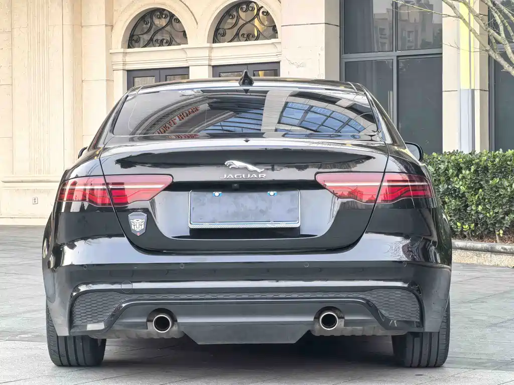 Jaguar XEL 2023 — фото 10