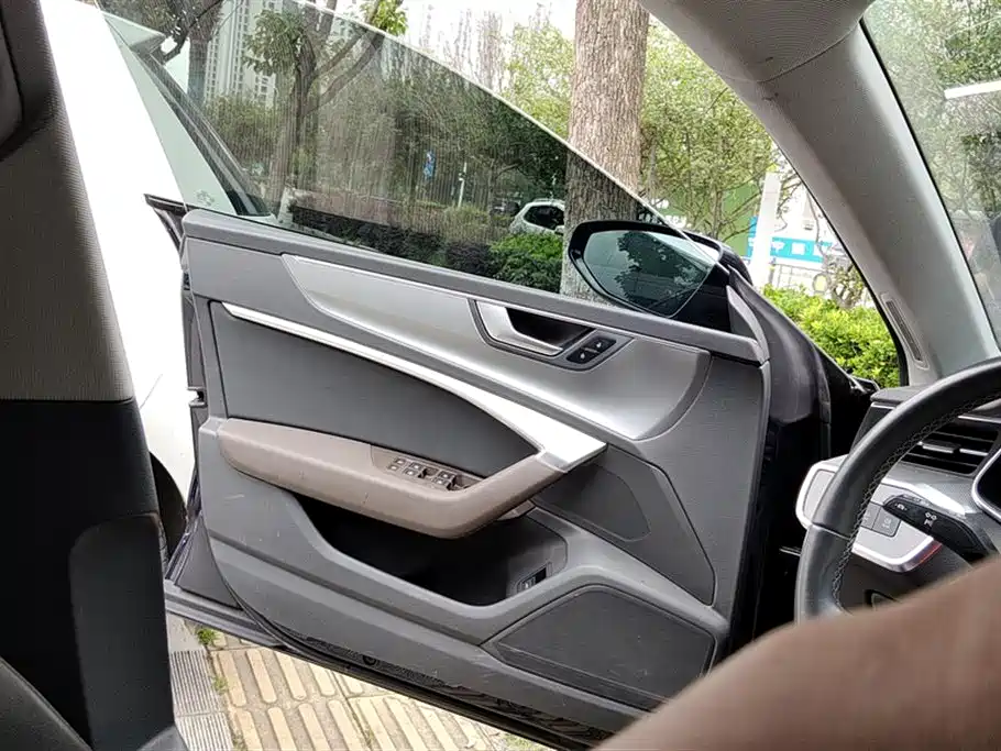 Audi A7L 2024
