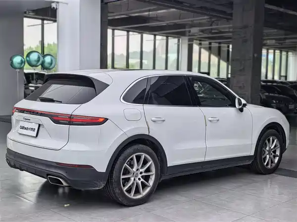 Porsche Cayenne 2022