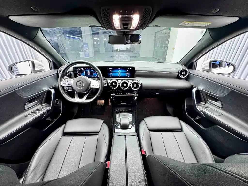 Mercedes-Benz A-Class 2019 — фото 10