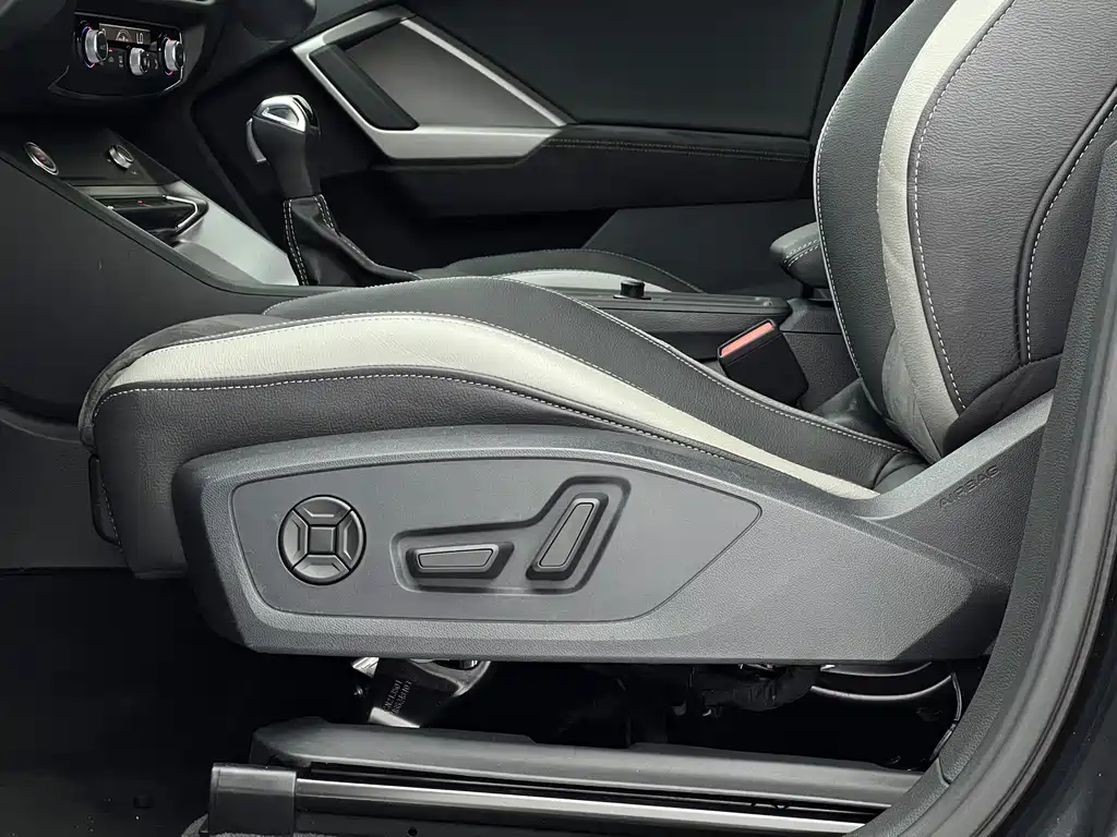 Audi Q3 2022 — фото 22