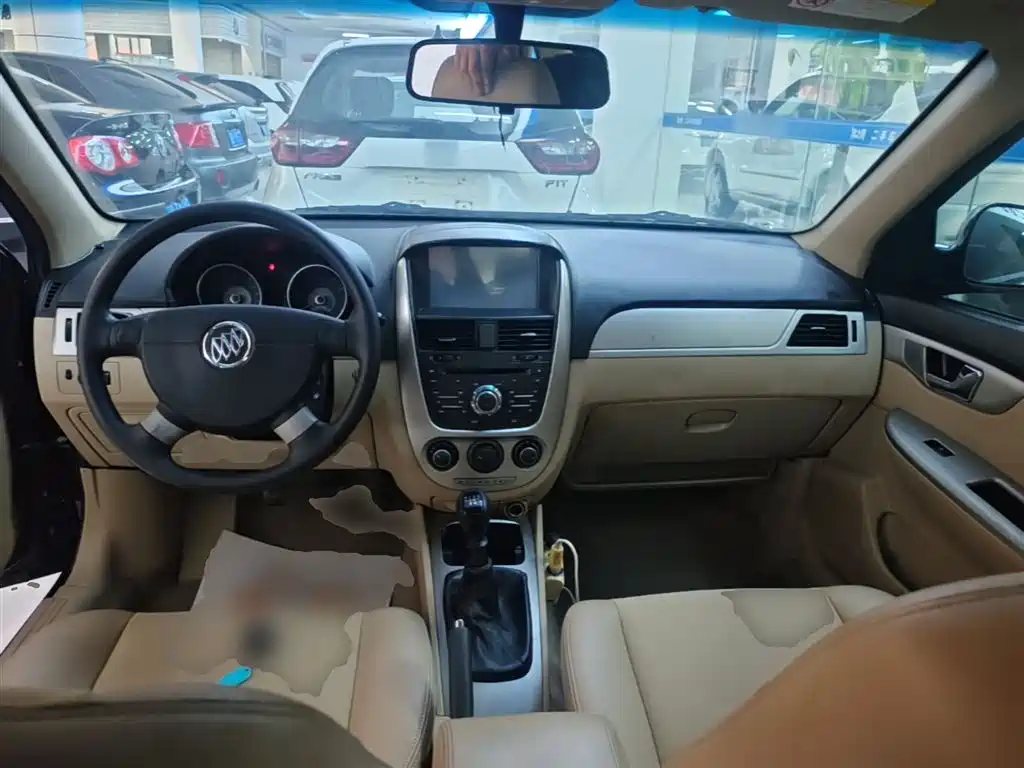 Buick Excelle 2015 — фото 10