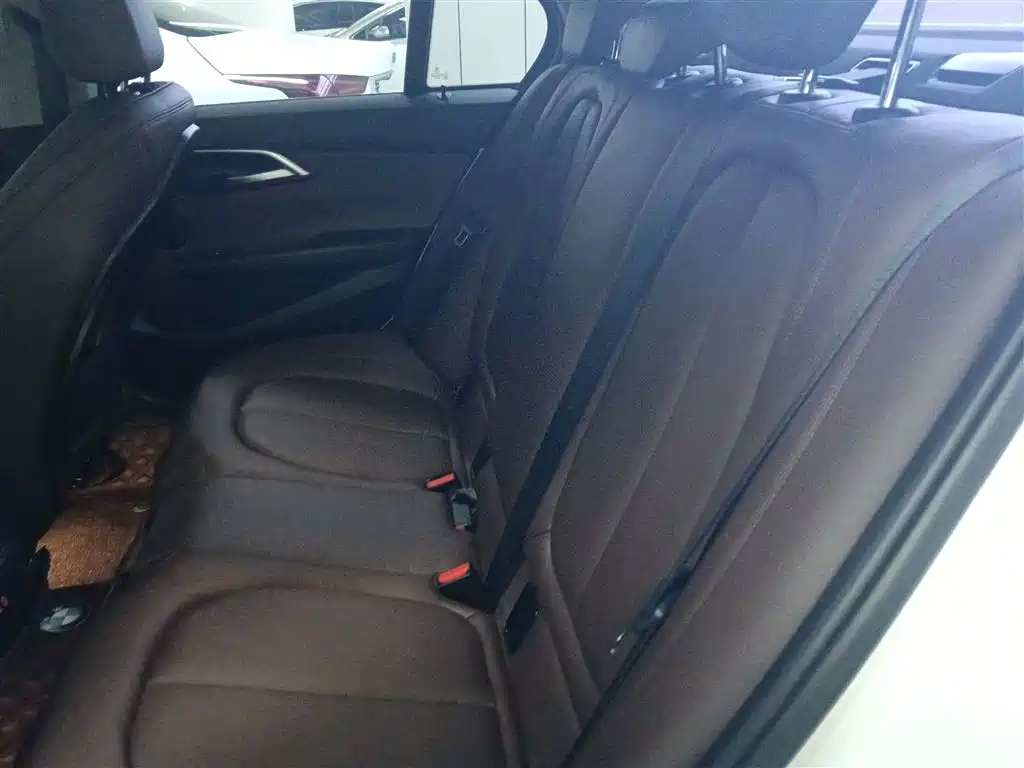 BMW 1 Series 2020 — фото 17