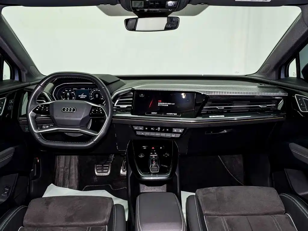 Audi Q4 e-tron 2024 — фото 5