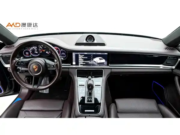 Porsche Panamera 2021