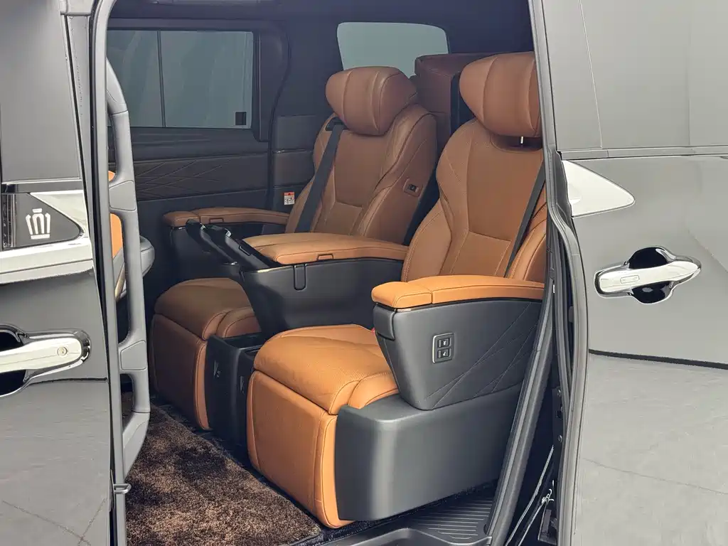 Toyota Vellfire 2025 — фото 9